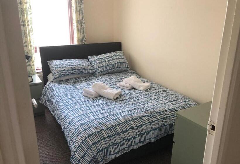 Claire’s Airbnb 2