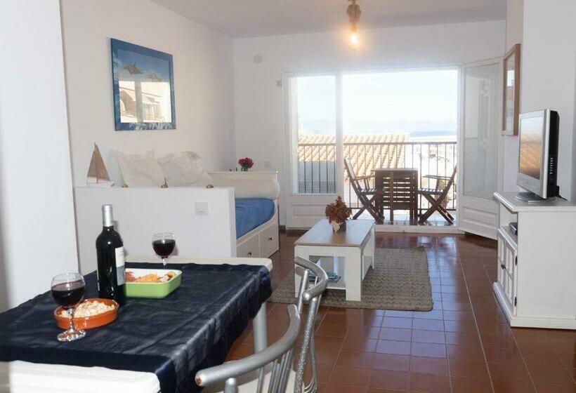 Coco Apt Renovated And With Seaview