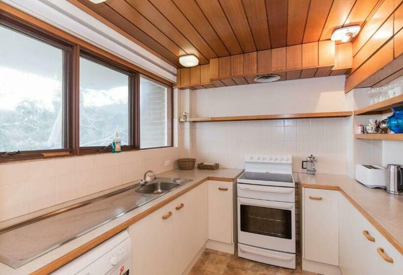 Dauphine 3 23 Townsend Street