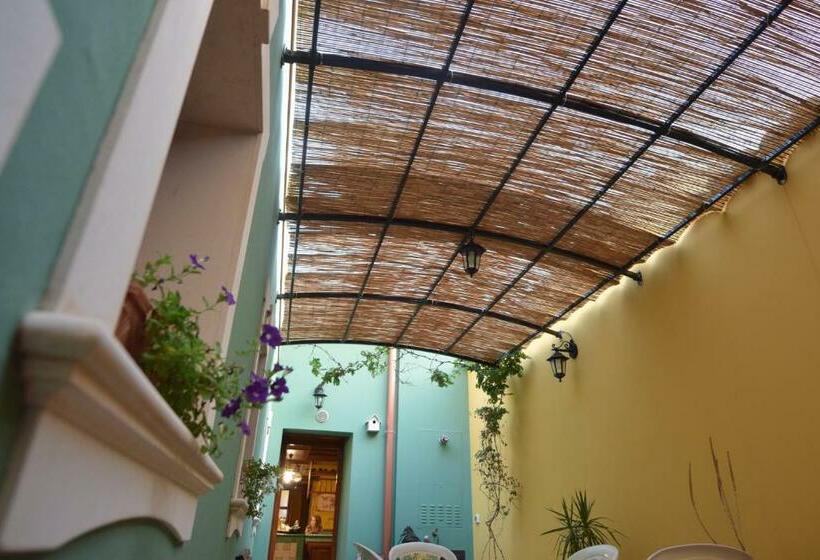 Dimora Sweet History