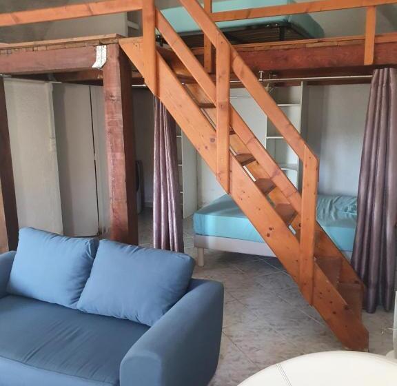 English Club In Corsica A