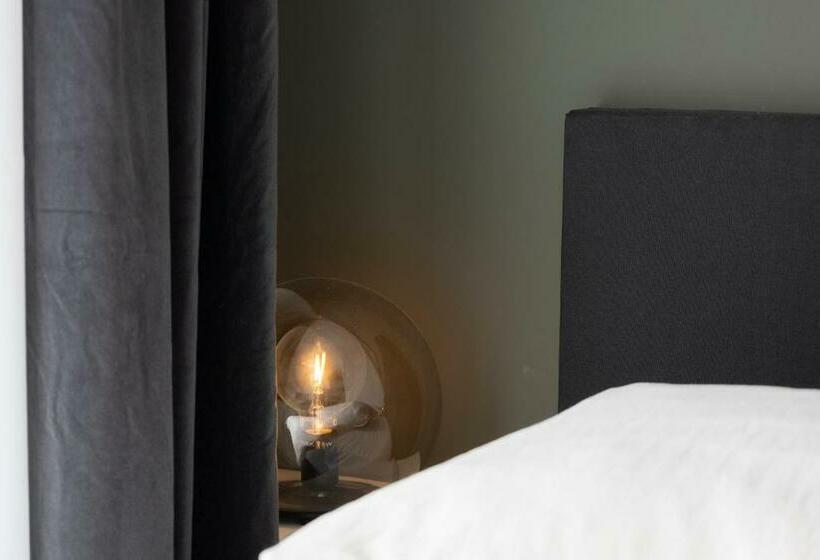 En Stadscafé De Dam L Hotel Monnickendam