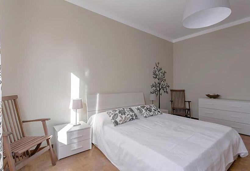 Natural Chic   Close To City Center And Beach   Parking