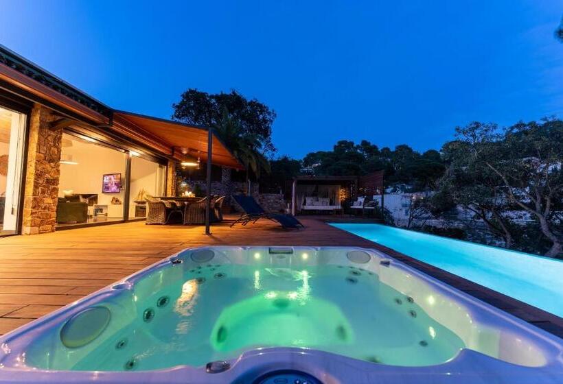 Primera Linea Piscina Jacuzzi Y Playa Privada