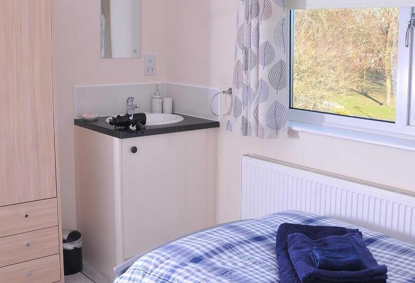 5 Beds, 3 Dbl Bed 2 Sngl Bed Sofabed 2 Shwr 2wc Offroad Van Park Washer Dryer Business Wifi