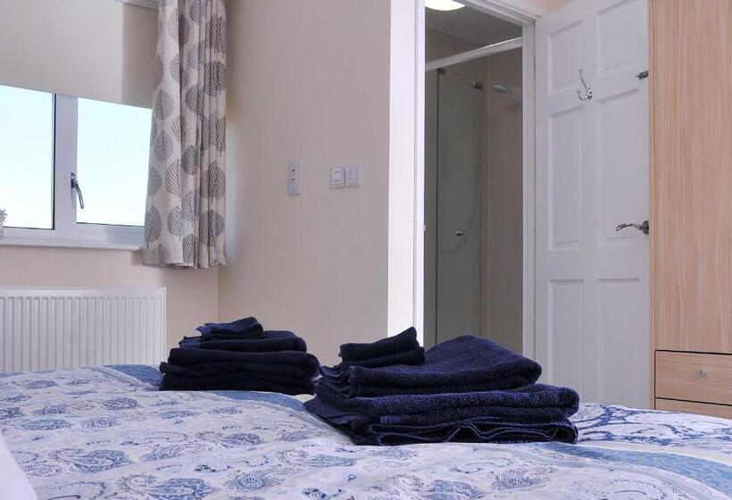 5 Beds, 3 Dbl Bed 2 Sngl Bed Sofabed 2 Shwr 2wc Offroad Van Park Washer Dryer Business Wifi