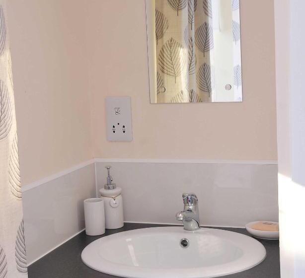 5 Beds, 3 Dbl Bed 2 Sngl Bed Sofabed 2 Shwr 2wc Offroad Van Park Washer Dryer Business Wifi