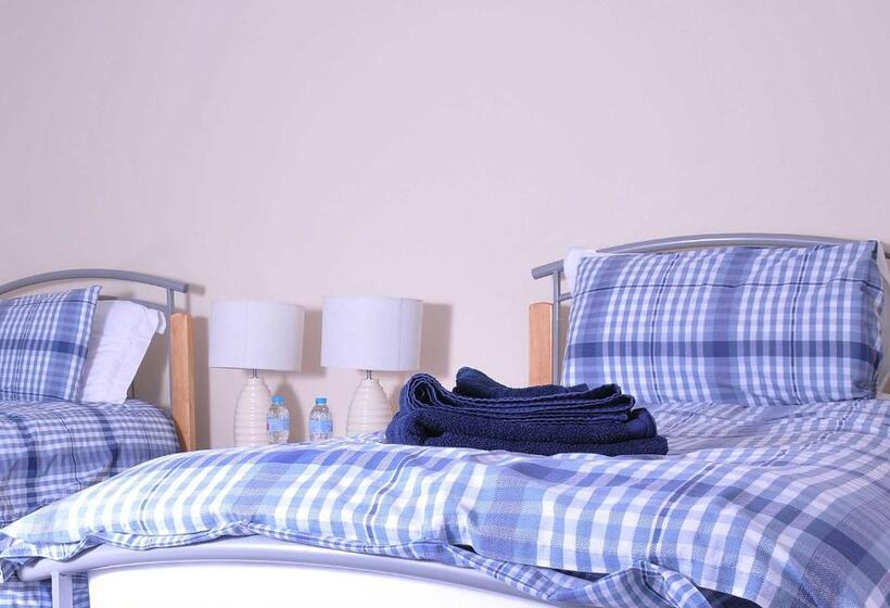 5 Beds, 3 Dbl Bed 2 Sngl Bed Sofabed 2 Shwr 2wc Offroad Van Park Washer Dryer Business Wifi