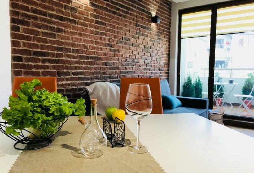 Bright, Comfortable And Cozy Apartment