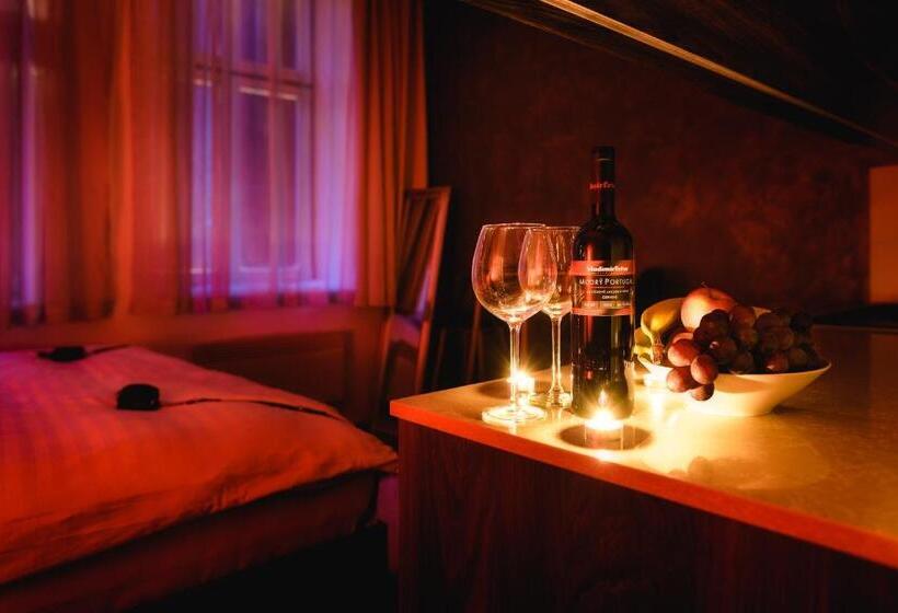 Fifty Shades Of Gray Studio, City Center