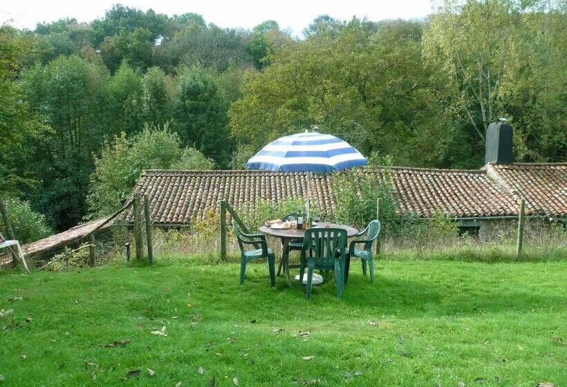 La Roche Gite At Les Glycines Gites With Pool,games Field In A Peaceful,rural Setting