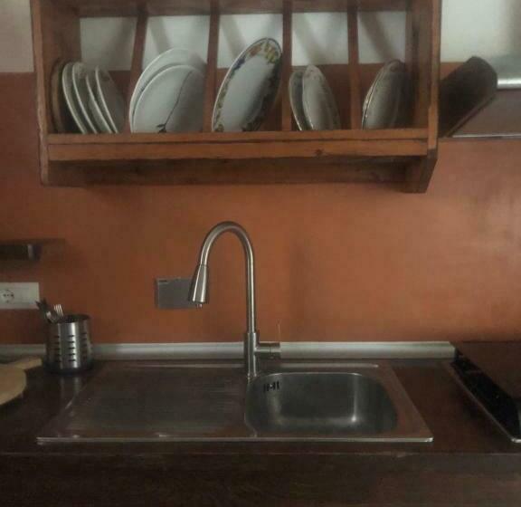 La Tinaia Del Glicine