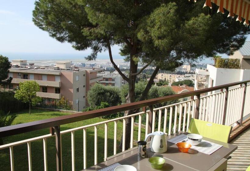 Havre De Paix En Méditerranée Avec Piscine Et Parking Privé