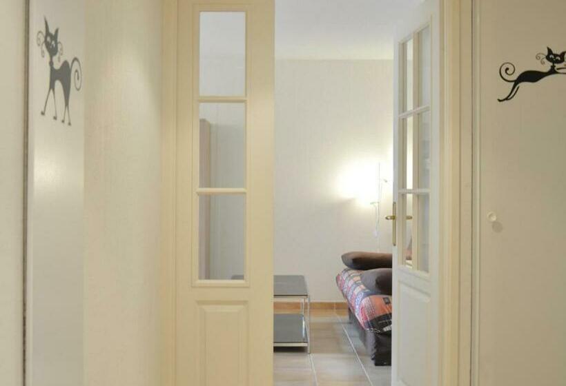 Appartement 2 Pièces Avec Terrasse, Parking, Piscine, Près De La Plage 4 Couchages à Golfe Juan