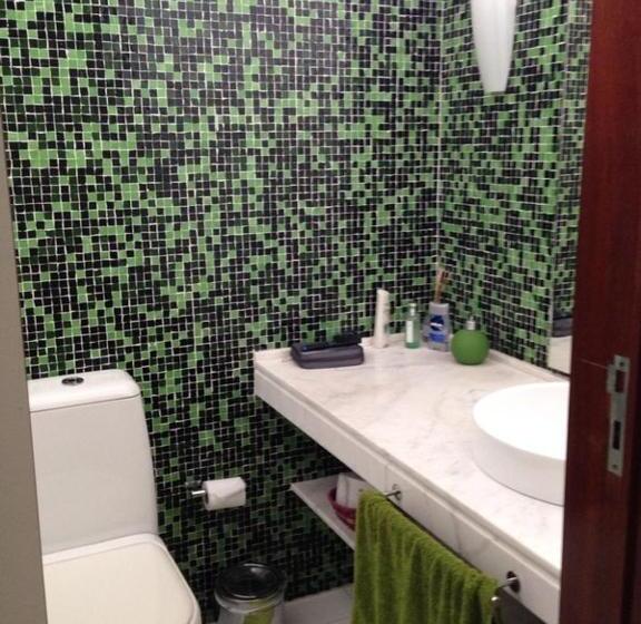 Confortável Casa Condomínio Marbella