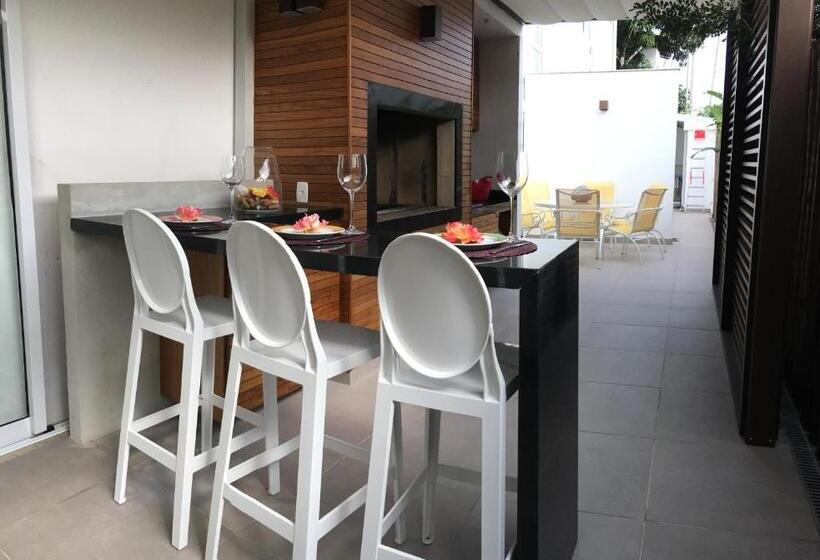 Confortável Casa Condomínio Marbella