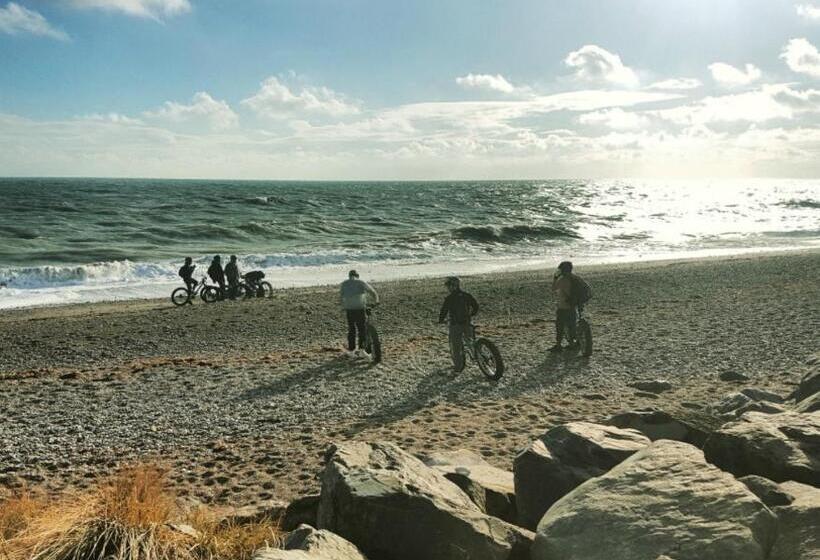 Hilltop Seaview Apartment