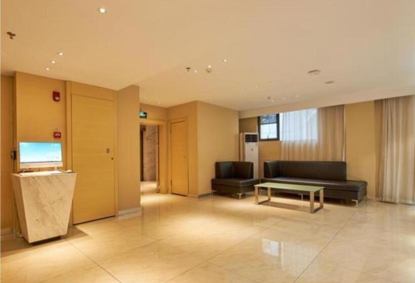 호텔 City Comfort Inn Liuzhou Wuxing Walking Street