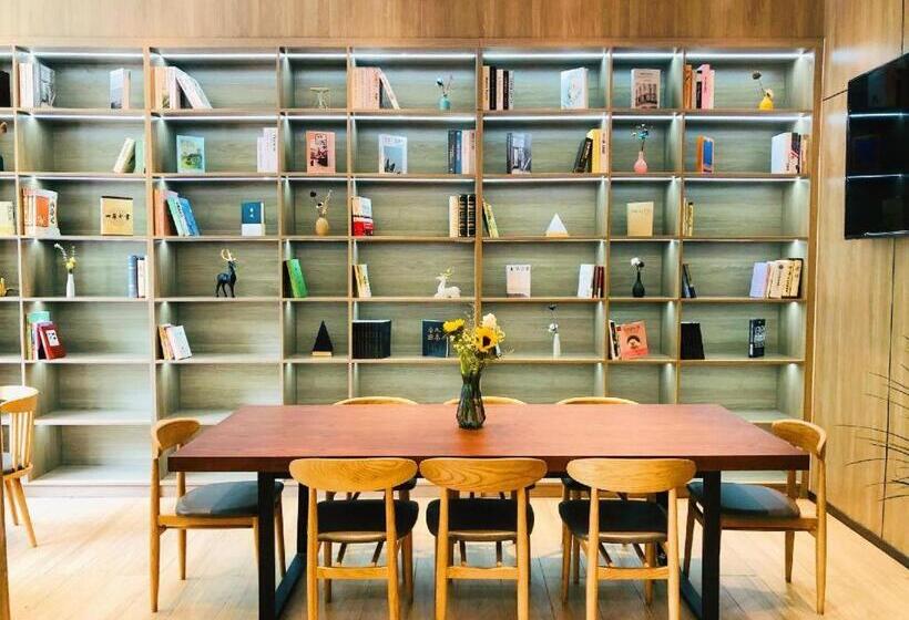 Hanting Hotel Changzhi Baiyi Square