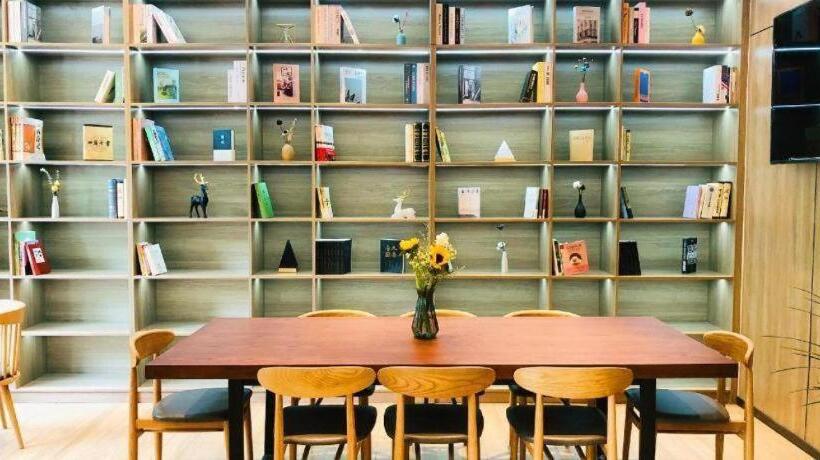 Hanting Hotel Changzhi Baiyi Square