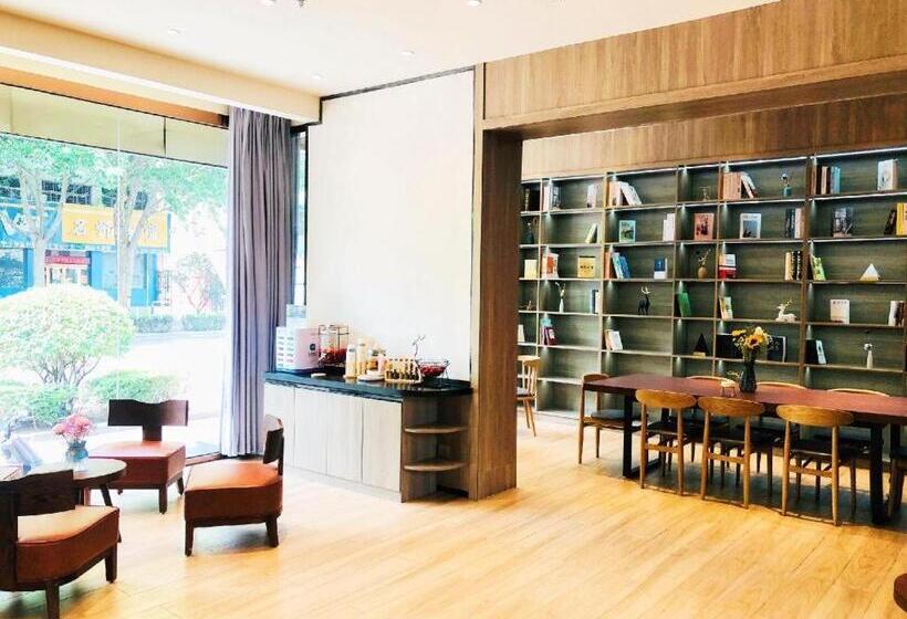 Hanting Hotel Changzhi Baiyi Square