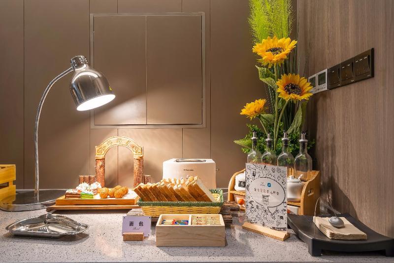 فندق Hanting  Shanghai Lujiazui Minsheng Road Metro Station