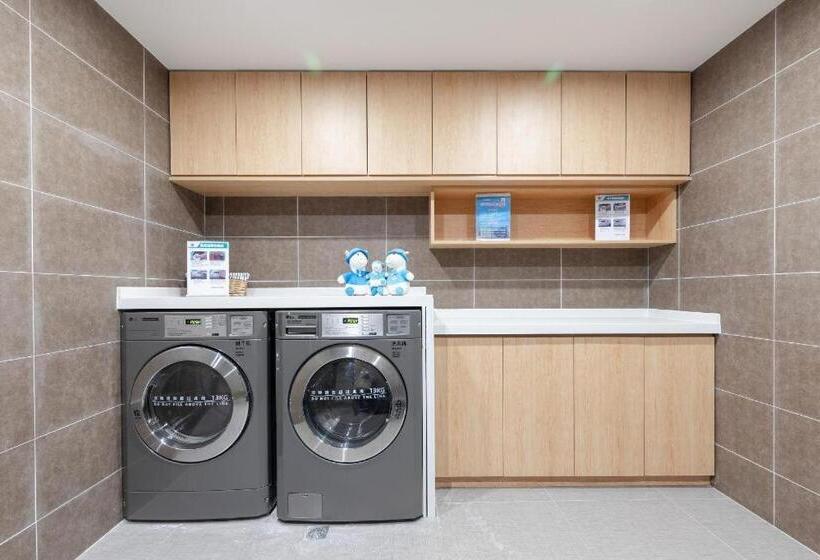 Hanting Hotel Wuhan Guanggu Plaza