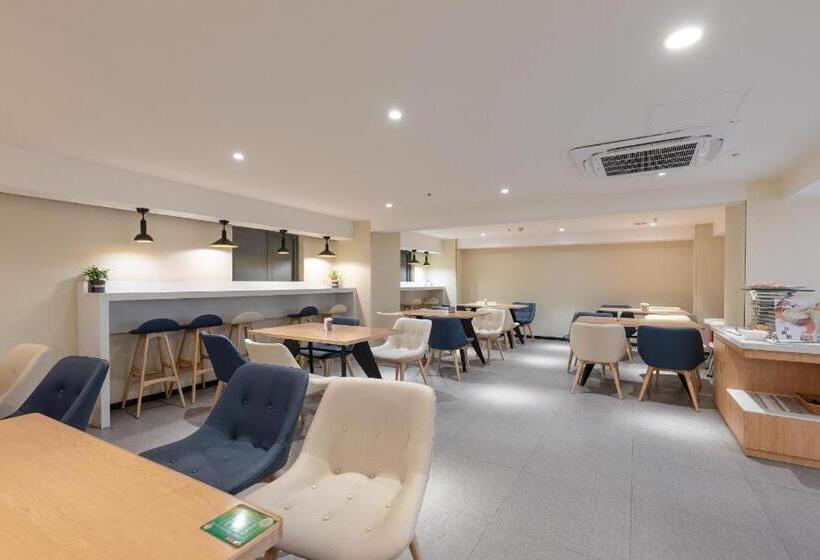 Hanting Hotel Wuhan Guanggu Plaza