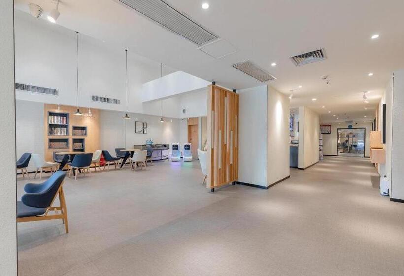 Hanting Hotel Wuhan Guanggu Plaza