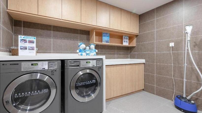 Hanting Hotel Wuhan Guanggu Plaza