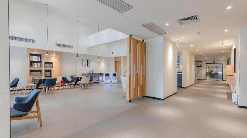 Hanting Hotel Wuhan Guanggu Plaza