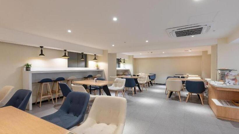 Hanting Hotel Wuhan Guanggu Plaza