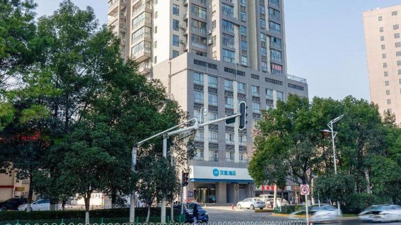 Hanting Hotel Wuhan Guanggu Plaza