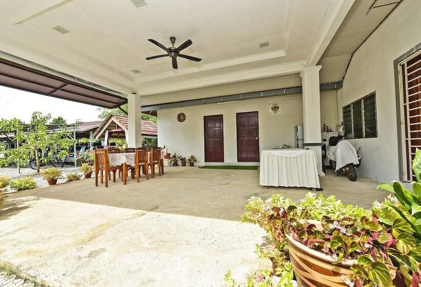 Отель Homestay Masha By Oyo Rooms