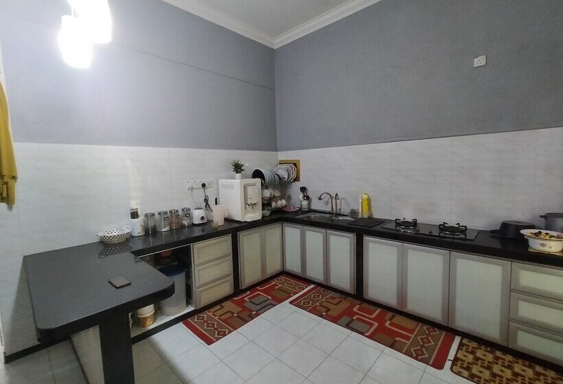 Отель Homestay Masha By Oyo Rooms