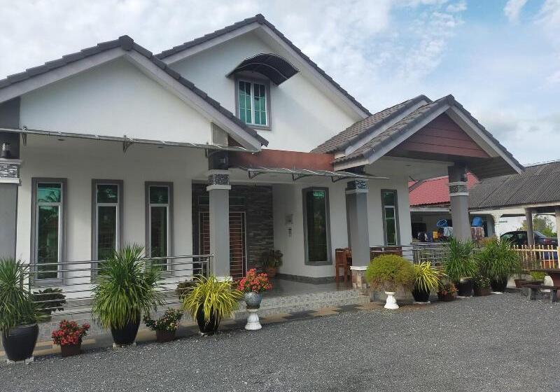 Отель Homestay Masha By Oyo Rooms