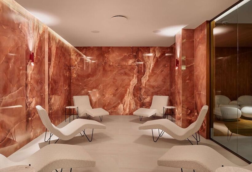 Iceland Parliament Hotel, Curio Collection By Hilton