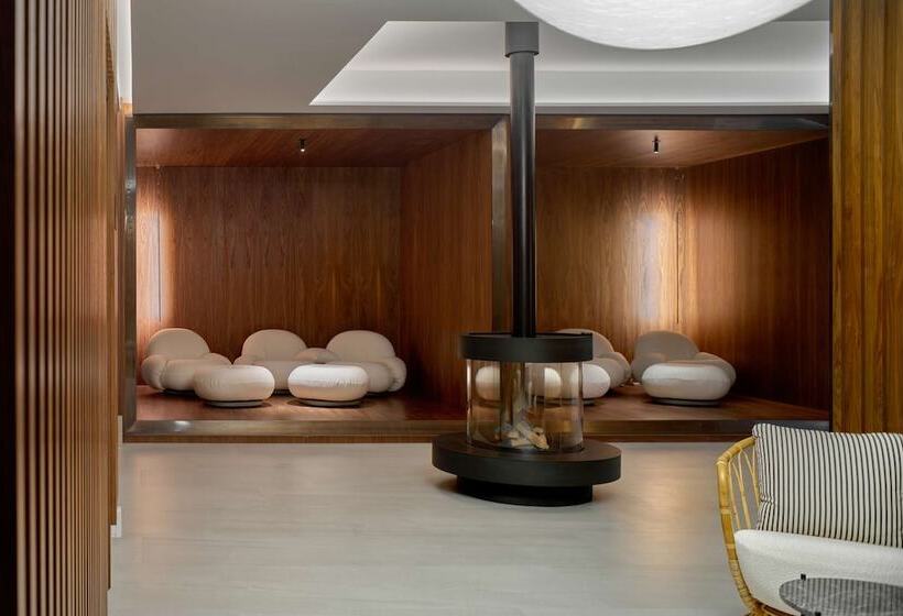 Iceland Parliament Hotel, Curio Collection By Hilton