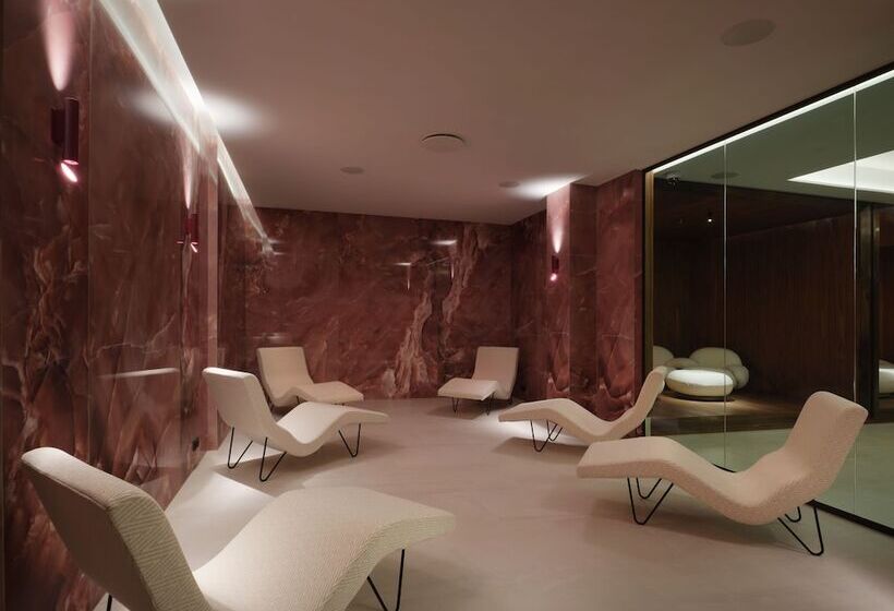 Iceland Parliament Hotel, Curio Collection By Hilton