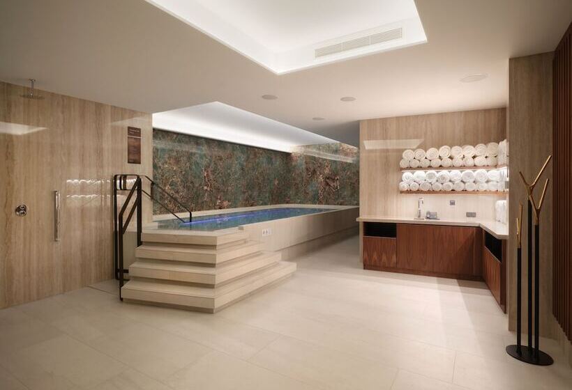 Iceland Parliament Hotel, Curio Collection By Hilton