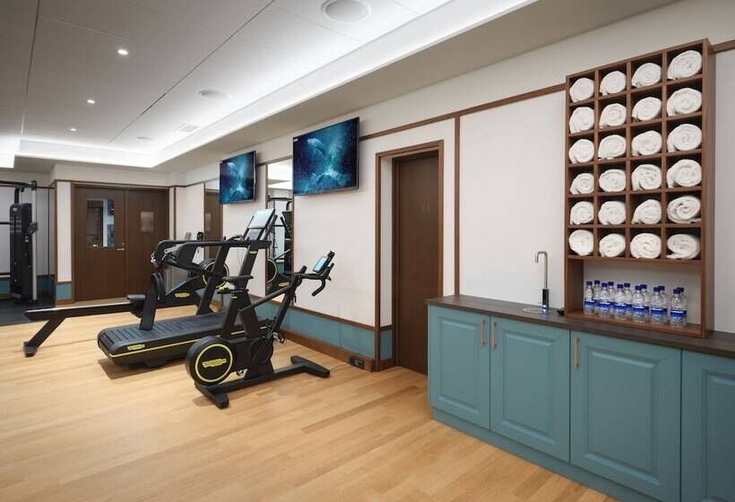 Iceland Parliament Hotel, Curio Collection By Hilton