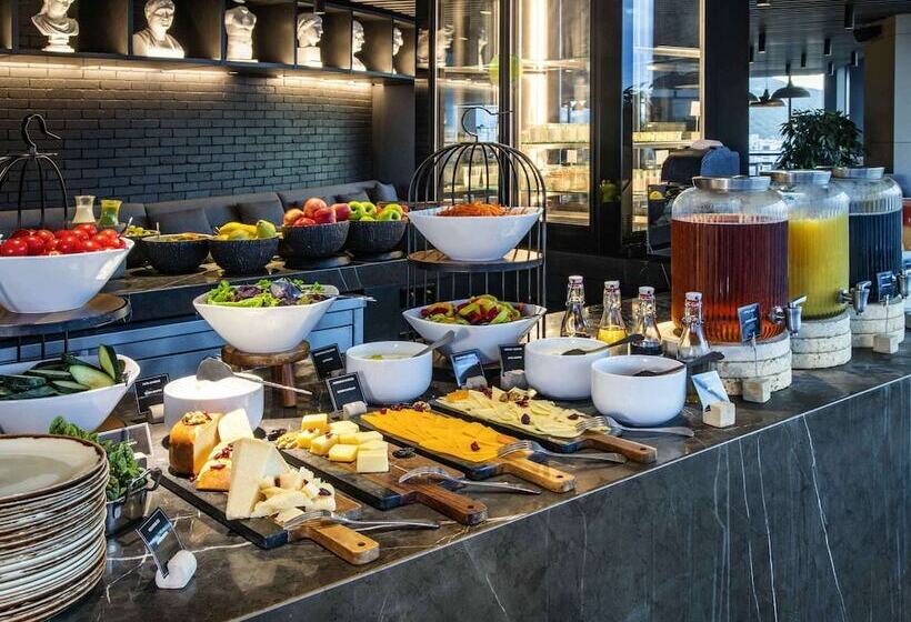 هتل Pullman Tbilisi Axis Towers