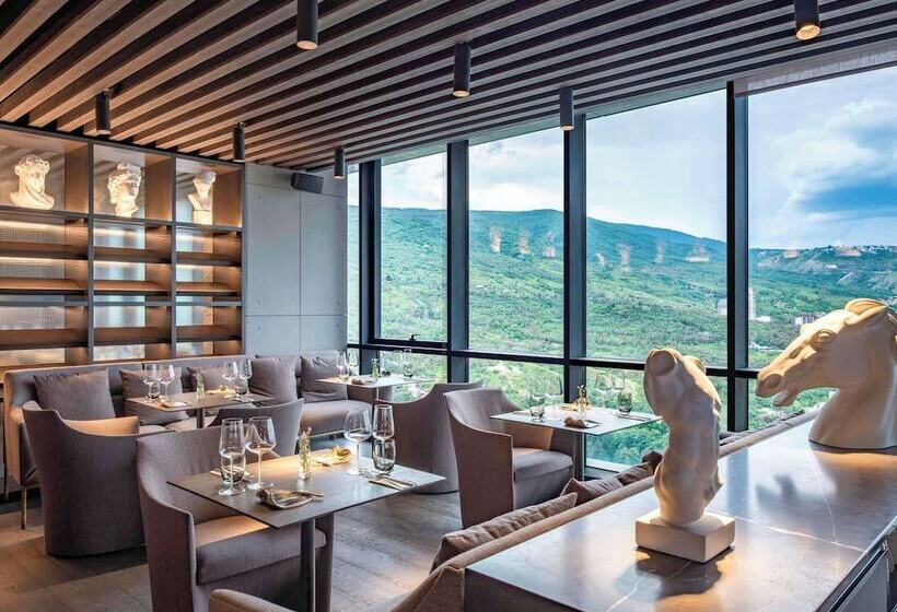 هتل Pullman Tbilisi Axis Towers