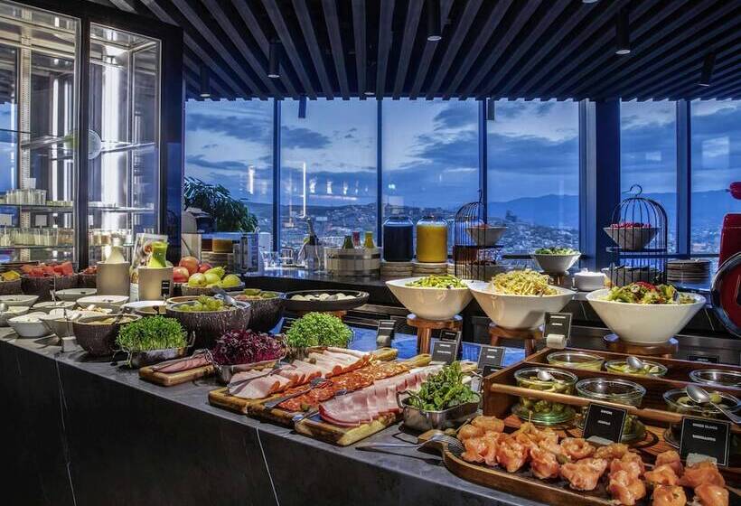 هتل Pullman Tbilisi Axis Towers