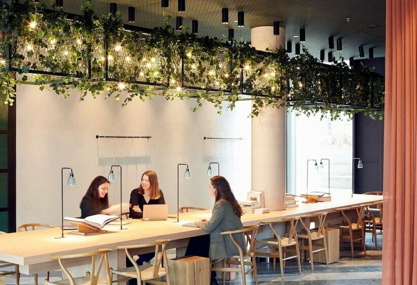 בית מלון כפרי Scandic Frankfurt Hafenpark