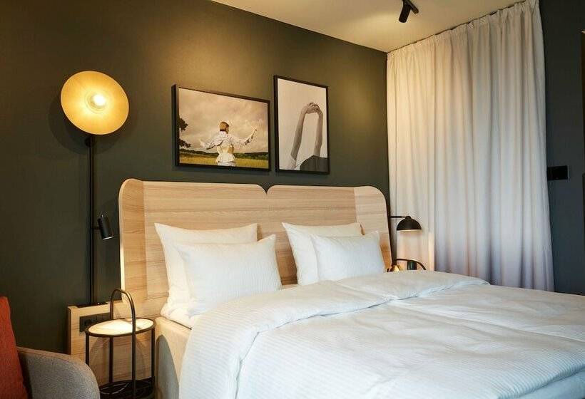 בית מלון כפרי Scandic Frankfurt Hafenpark