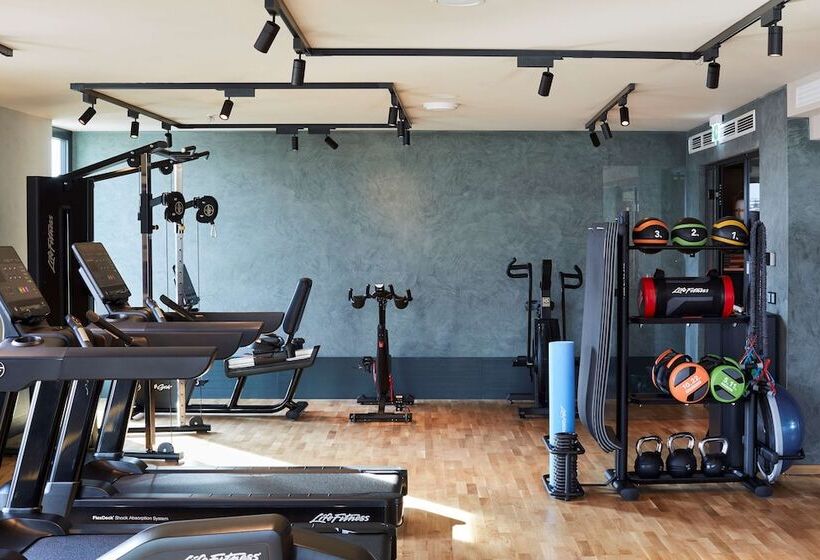 בית מלון כפרי Scandic Frankfurt Hafenpark