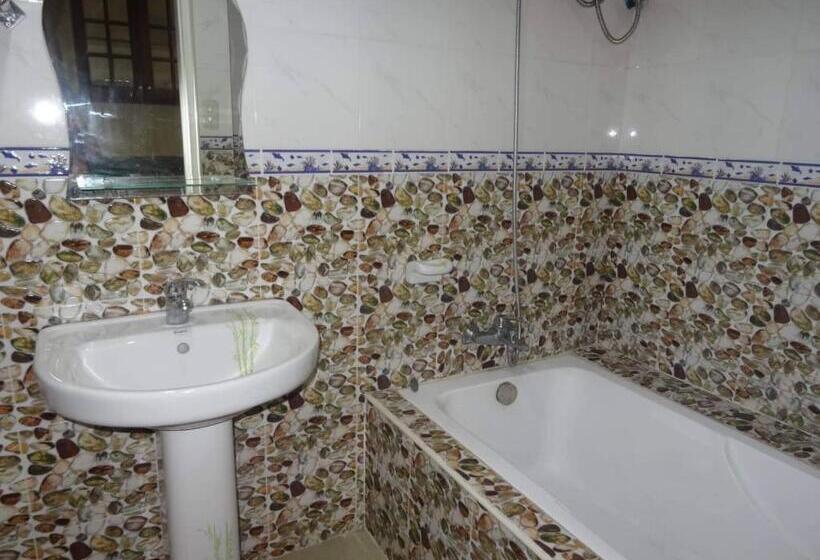 Julz Tropical Apartments