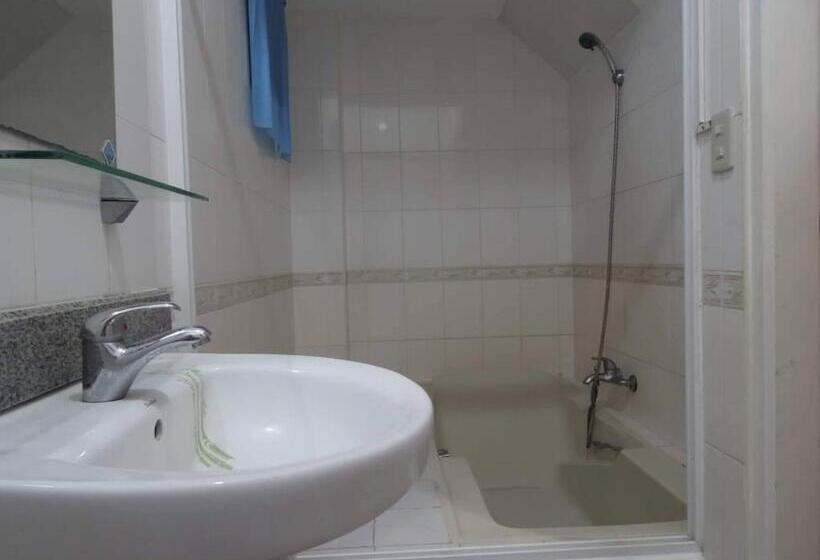 Julz Tropical Apartments