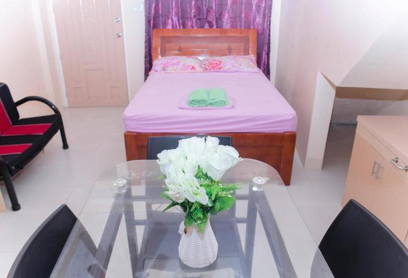 Julz Tropical Apartments